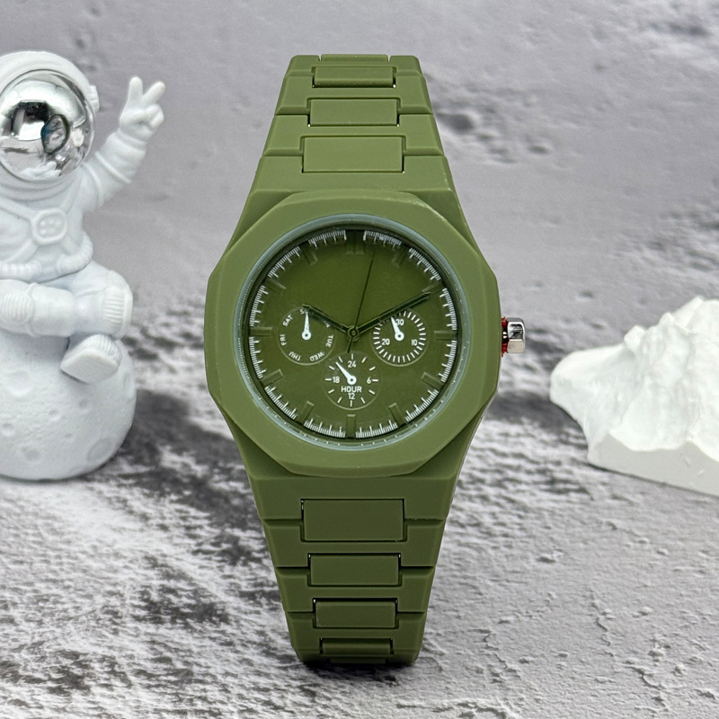 Zegarek damski i męski znanej  – Luxury Watch Exhibition recenzja i cena